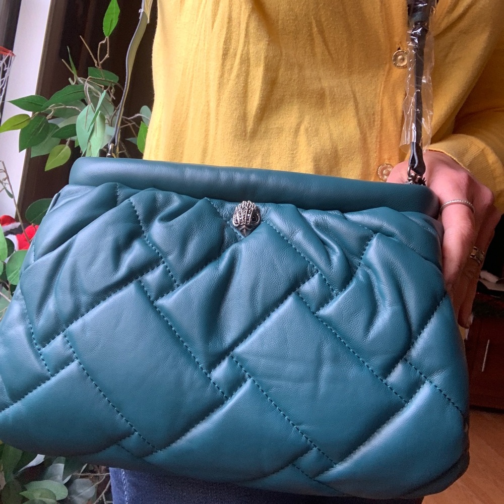 SOLD⛔️Authentic KURT GEIGER LONDON QUILTED LEATHER CONVERTIBLE TOP ZIP CLUTCH - Picture 13 of 16